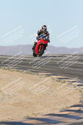 media/Dec-01-2025-Moto Forza (Mon) [[2daa91e15f]]/2-Intermediate Group/Session 2 (Turns 9 and 10)/